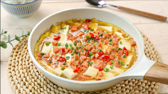 超简单嫩滑豆腐抱蛋