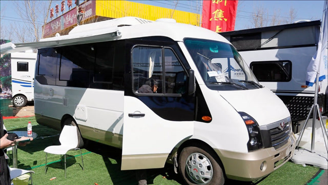 五菱宏光推出亲民房车,14万的车型竟然功能齐全,不愧是国民爱车