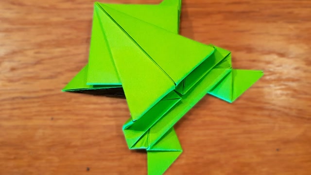 手工折纸:会跳的纸青蛙,超级简单小朋友两分钟学会!