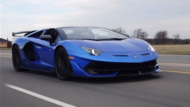 蓝色超跑大牛——兰博基尼