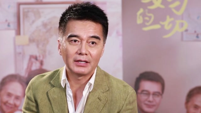 许亚军走进《中国电影报道》:塑造角色不受限 表演靠真情