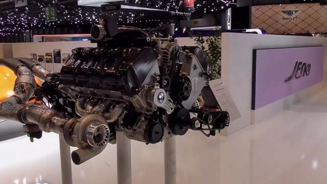 柯尼塞格 1700匹的发动机,不是一般能媲美的