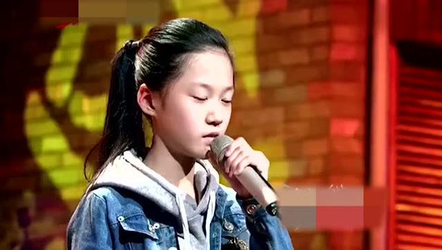 11岁小姑娘演绎刀郎《梦驼铃》,这才是真正的天籁之音