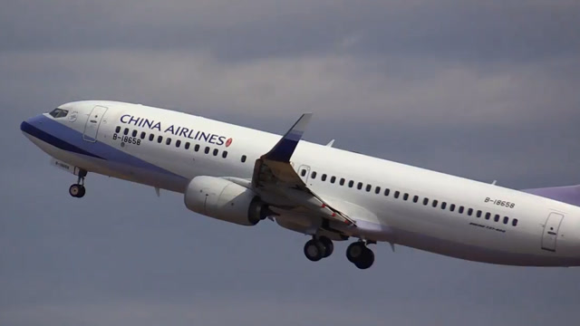 日本富山空港,实拍波音737-800客机起飞过程