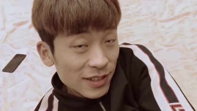 不会给你很多感动 但我会陪你很久 叫我鑫哥就行