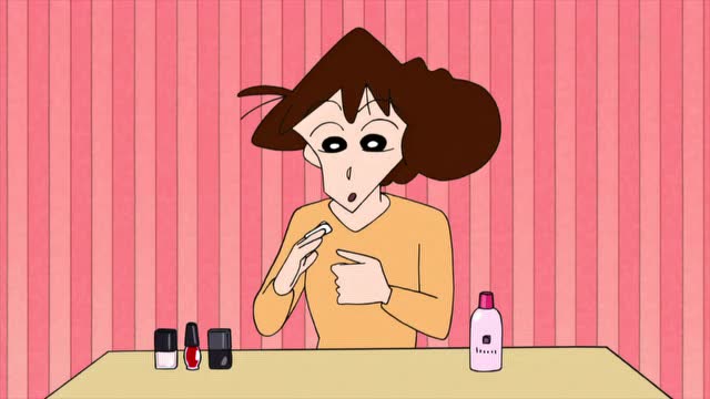 蜡笔小新:趁小新和小葵睡着了,美伢晚上偷偷涂指甲油