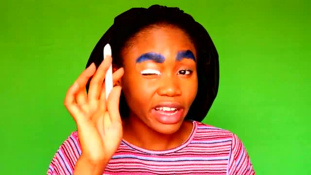 丑妹纸学化妆,化的很用心,结果很辣眼睛