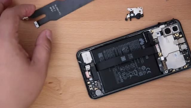 华为p20手机拆解,内部设计完全媲美iphone,性价比超高!