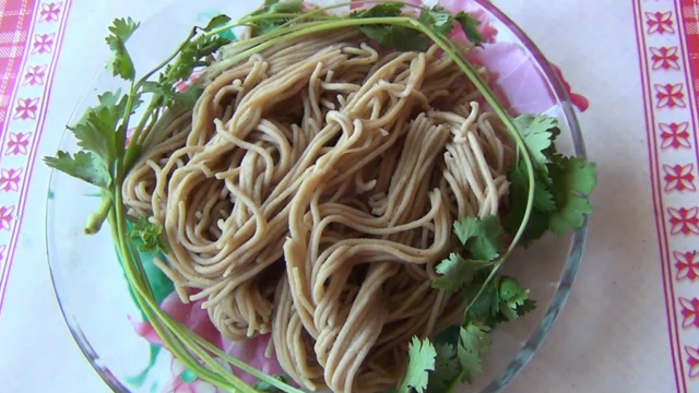 夏天快到了教你做一个莜面河捞,营养好吃还减肥哦!