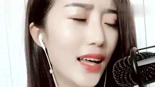 楚楚动人大姐姐细腻呈现网络神曲优美动听