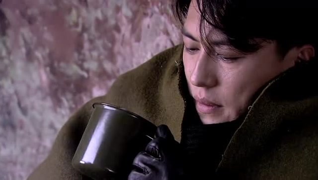 箭在弦上 荣石喝咖啡,回忆一航对他说的话