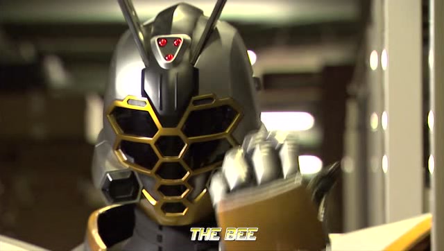 假面骑士kabuto影山变身成假面骑士thebee杀人蜂又有了新主人
