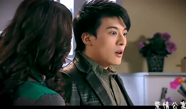 爱情公寓:小波一说自己已经有孩子了,立马惊得下巴快掉了!