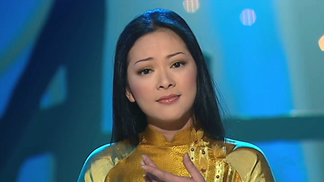 非常好听的越南抒情歌曲《vong co buon nhu quynh》