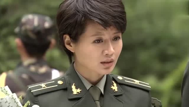 《特种兵之火凤凰》在安然的墓前,两人双双流泪