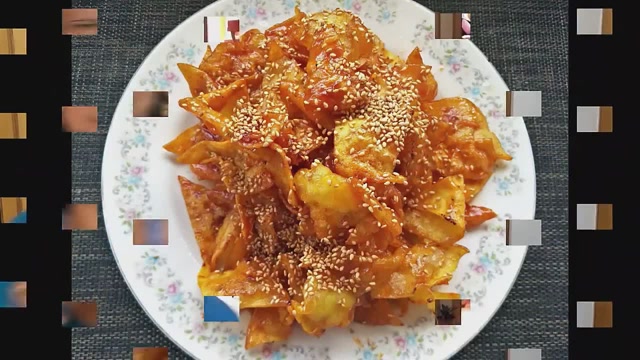 酸甜香酥糖醋大饹馇,颜色黄亮晶莹剔透,外层粘内里酥制做简单