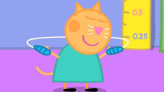 才艺日小猫坎迪表演跳绳,这可是佩奇准备表演的节目之一呀!