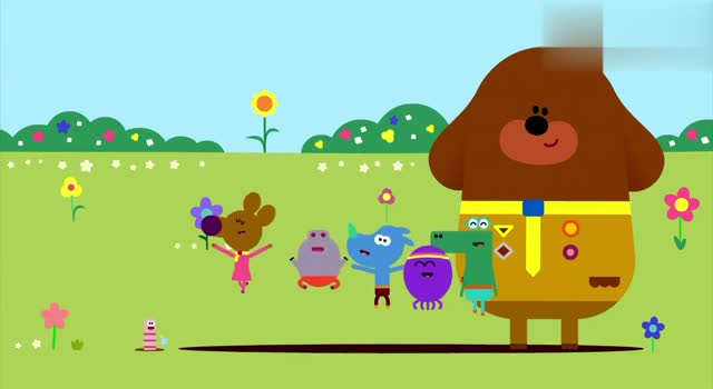 《嗨道奇第一季》罗利喂小绵羊喝水,罗利真的太乖了,是乖孩子