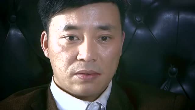 李海宝欲侵犯丽萍,丽萍的呼救声引来安国,安国出手将人带走