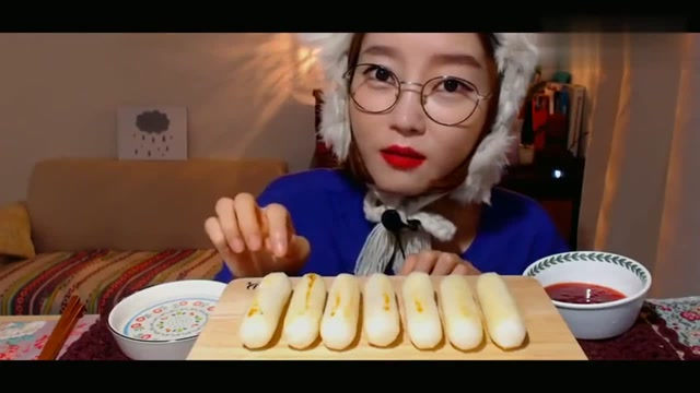 韩国美女大胃王dorothy,烤芝士大米蛋糕吃播