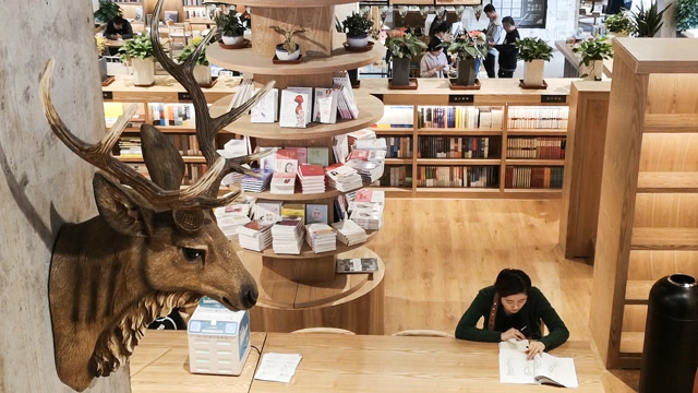 手机拍视频武汉时见鹿森林书店