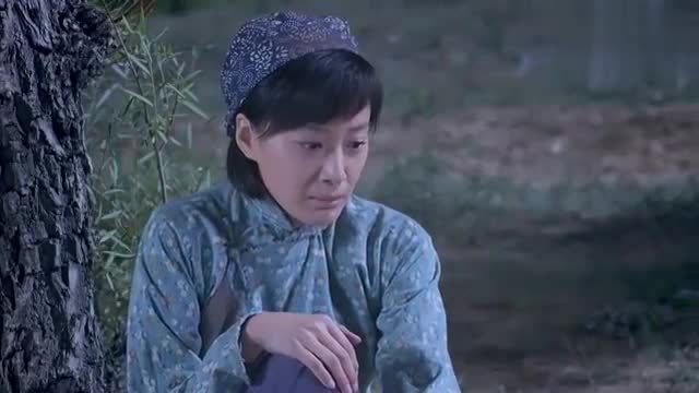 左手劈刀:女老板摇身一变成贵客,警察懵了,女老板也懵了!