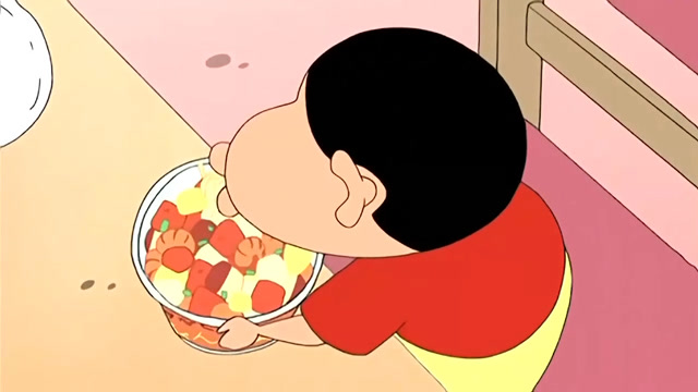 蜡笔小新:小新吃泡面的样子太美味,看的小编都想吃!