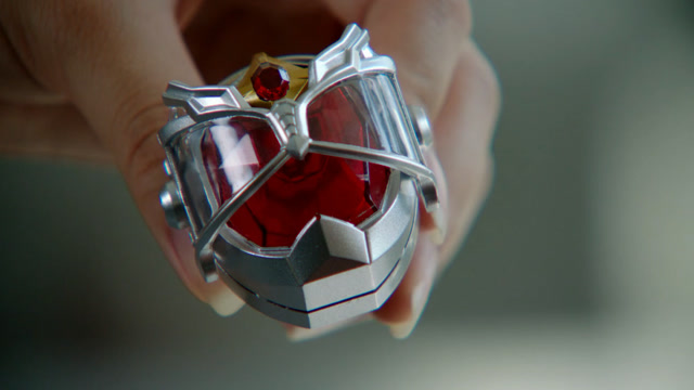 假面骑士wizard可以借助魔龙力量的戒指然而用了之后却是错误