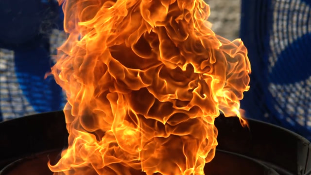 胆小勿进,火龙卷风来袭,网友:这不就是地狱里面的幽冥鬼火嘛