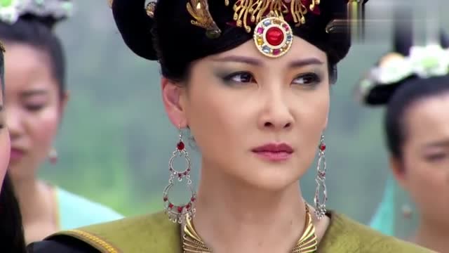 萝蔓女国生灵涂炭,女皇伤心不已,艾芊竟责怪女皇听信别人的谗言