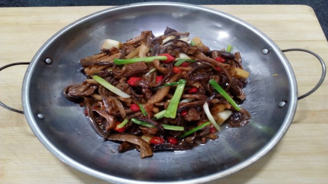教你做个干锅鹿茸菇,香辣爽口,营养美味