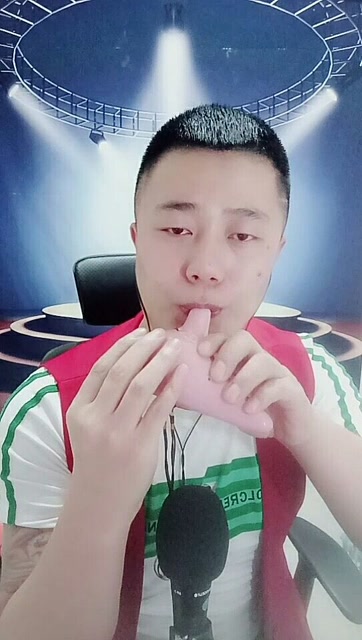 陶笛演奏《敢问路在何方》