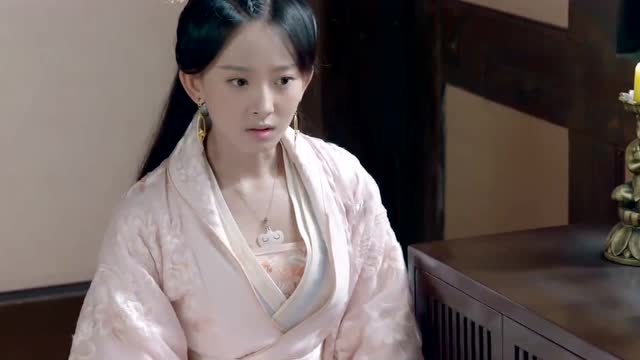 众王驾到:洛夕故意假装按时服药,却趁机将解药藏了起来