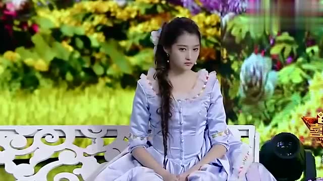 关晓彤演绎吃货版灰姑娘,直接把王后问懵了,太搞笑了