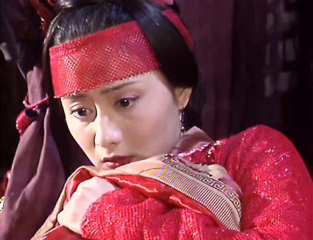 笑傲江湖:林平之吵醒岳灵珊,岳灵珊突然阻止林平之!