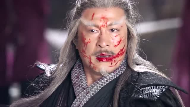 倚天屠龙记:崆峒派掌门取鹰王性命,被张无忌一掌打飞,吐血三升