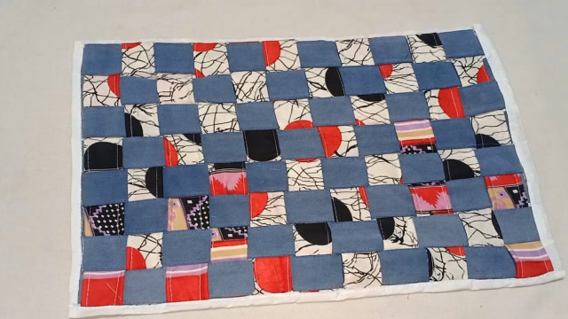 旧衣服别扔了,教你动手diy漂亮的家居地垫