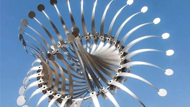 外国大爷发明催眠雕塑,只要盯着看几秒就会睡着,你敢来吗