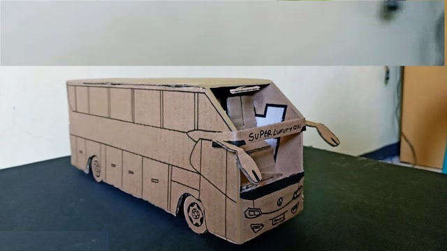纸盒制作双层巴士图片