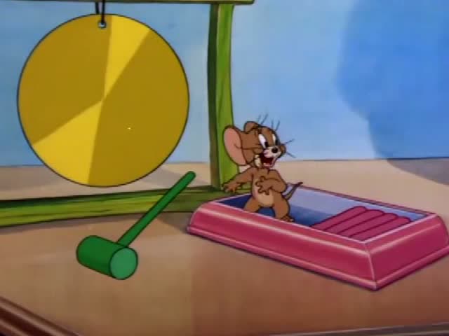 猫和老鼠:杰瑞敲钟,两位选手中场休息,随即杰瑞继续对两猫使坏