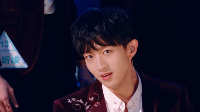 创造营2019吴季峰舞台充重拾信心首次公演获班主任点赞