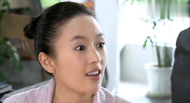 艾语努力造人却不成功,怀疑自己身体有问题,立马找闺蜜解决困境