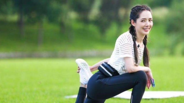 向佐为什么只爱郭碧婷?看到郭碧婷蹲下那瞬间,就明白了