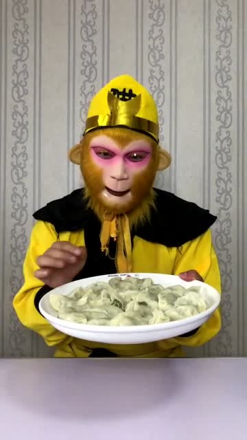 猴哥搞笑吃饺子
