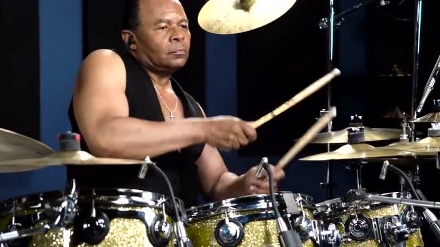 精彩绝伦超强架子鼓solo迈克尔杰克逊御用鼓手乔纳森