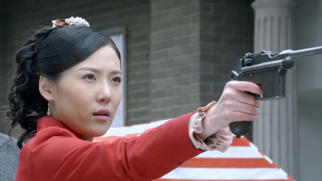 野山鹰:海棠小组及时赶到,石原芳子为自保击毙了自己的队员