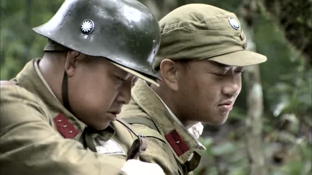 生死归途:内奸看上女兵,教唆小伙做坏事,小伙人太正直不愿意