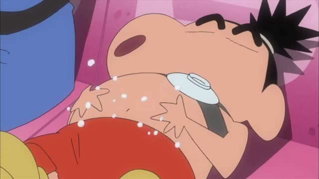 小新:人家肚子好饿哦,肚子扁扁的