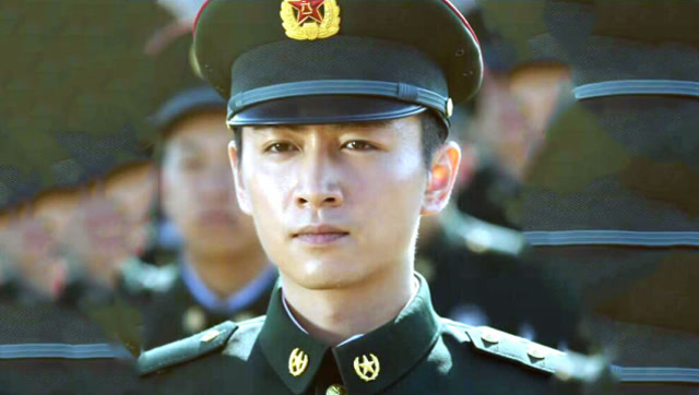 陆战之王:陈晓荣获一等功,军衔连升三级,黄晓萌激动相拥