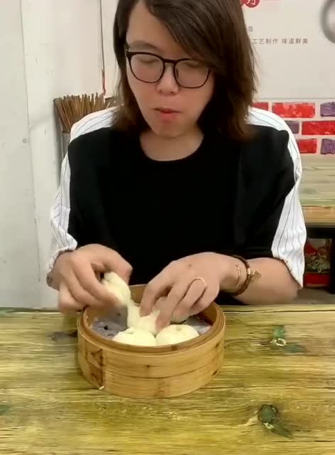 大胃王浪胃仙:人生就像这笼蒸饺,尽在掌握之中!